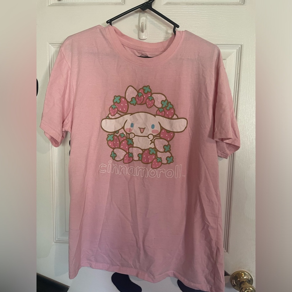 Cinnamon roll t-shirt